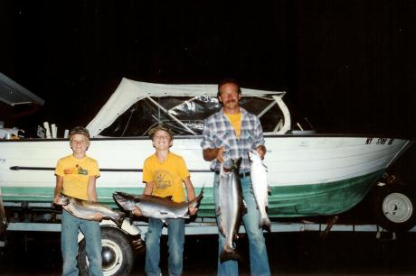 Jason, Kris, Uncle John with the â€˜Dreamweaverâ€™, 1986 Fall ESLO Derby